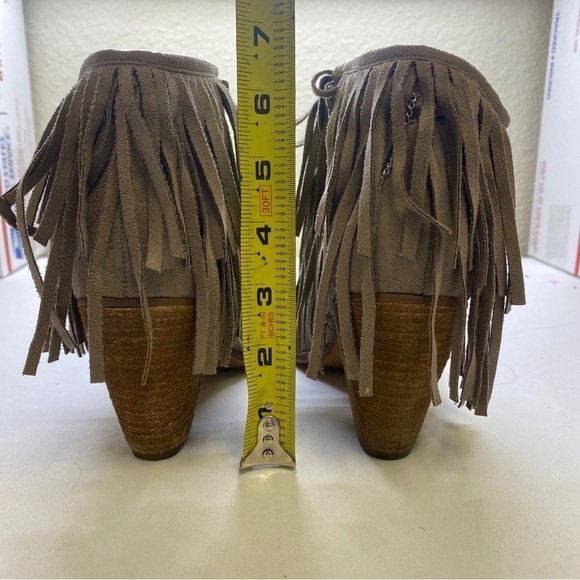 Heeled Boots with Fringe Around Top - Size 7 - Ladies - Light Brown - Picture 5 of 6